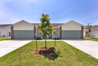 905 N Blaine St, Newton, KS 67114