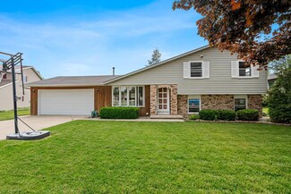 325 S 15th Ct, Sturgeon Bay, WI 54235