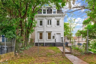 16 N 9th St, Newark, NJ 07107