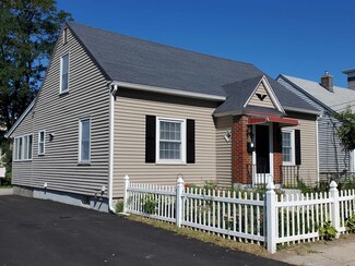 70 Exeter Ave, Manchester, NH 03103