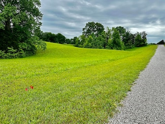 144 Lakewood Dr, Monticello, KY 42633