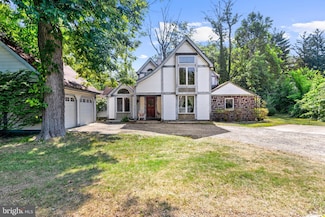 109 S Radnor Chester Rd, Wayne, PA 19087