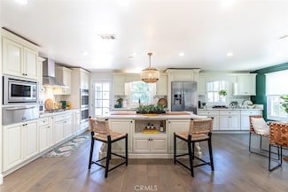 3720 Gardenia Ave, Long Beach, CA 90807