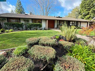 448 Kingsford Dr, Moraga, CA 94556