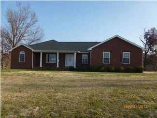 335 Robinson Rd, Morganfield, KY 42437