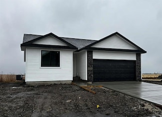 3727 NE 6th St, Bondurant, IA 50035