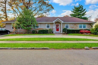 25 Sterling Place, Malverne, NY 11565