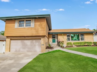 341 E Madison St, Elmhurst, IL 60126