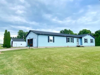 17250 Armada Center Rd, Armada, MI 48005