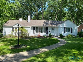 2770 Sandalwood Ave, Toledo, OH 43614