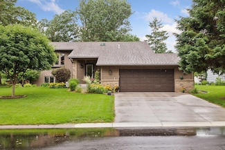 796 Sunset Dr, Saint Paul, MN 55123