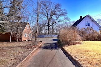 167 Gilbert St, West Haven, CT 06516