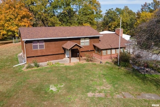 402 Main St, Broughton, IL 62817