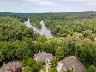 8470 Lazy Oaks Ct, Atlanta, GA 30350