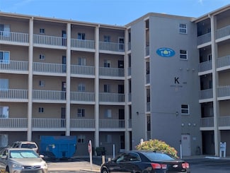 3780 Lake Bayshore Dr Unit 521, Bradenton, FL 34205