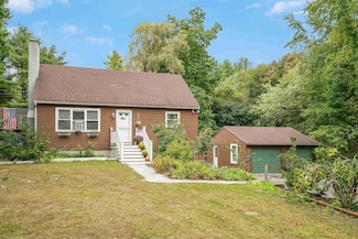 7 Rita Ave, Hudson, NH 03051