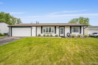 2009 Chaplin Ct, Hanover Park, IL 60133