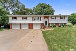 501 W Maple St, Reynolds, IL 61279