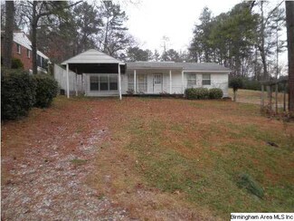 609 Dogwood Ln, Weaver, AL 36277