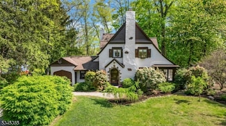 110 Kenilworth Rd, Mountain Lakes, NJ 07046