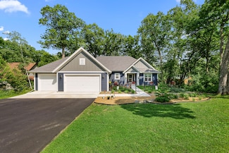 N5104 Sinissippi Point Rd, Juneau, WI 53039
