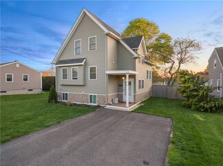3 Milwaukee Ave, Warren, RI 02885