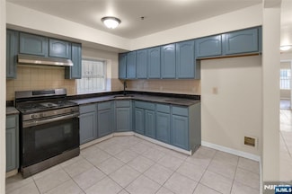 90 1st St Unit 1, Newark, NJ 07107