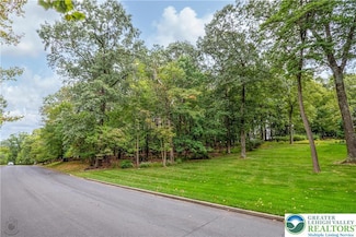 2550 Ballybunion Rd, Center Valley, PA 18034