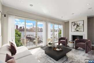 443 Albany Ct Unit 443, West New York, NJ 07093