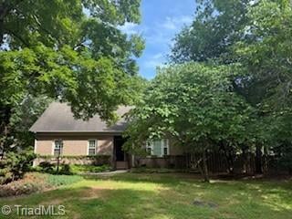6501 Cardinal Forest Ct, Greensboro, NC 27410