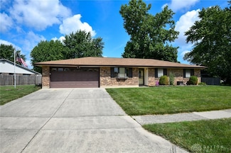 6851 Locustview Dr, Dayton, OH 45424