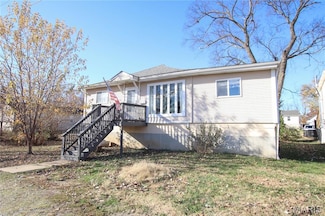 513 S 2nd St, Pacific, MO 63069
