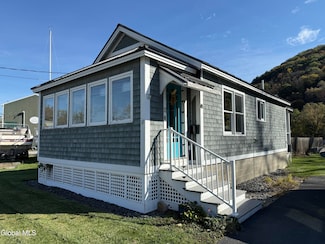 11 Main St, Whitehall, NY 12887