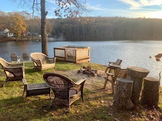 24 Oak Ln, Spencer, MA 01562