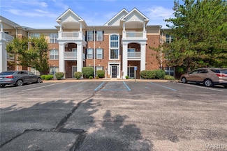 13101 Mill Crossing Ct Unit 300, Saint Louis, MO 63141