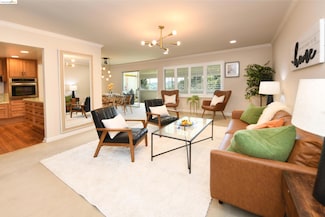 1910 Skycrest Dr Unit 5, Walnut Creek, CA 94595