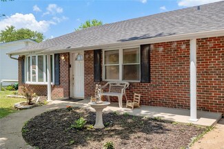 1215 Birch St, Pacific, MO 63069
