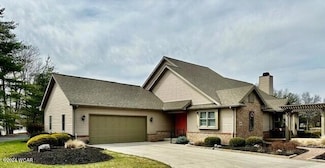 2680 Pine Shore Dr, Lima, OH 45806