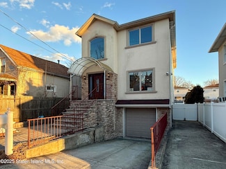 24 Lyman Ave, Staten Island, NY 10305