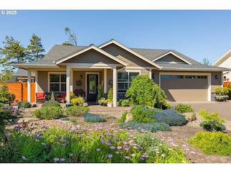 88090 Lake Point Dr, Florence, OR 97439