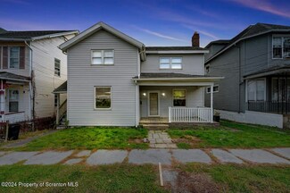 326 N Hyde Park Ave, Scranton, PA 18504