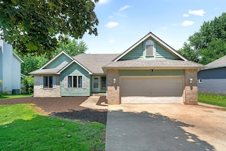768 Cynthia Dr, Sandwich, IL 60548