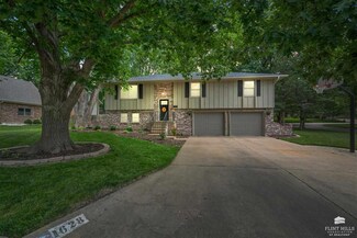 1628 Virginia Dr, Manhattan, KS 66502