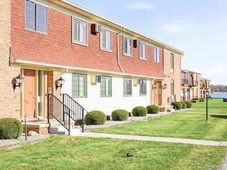 1900 River Rd Unit 3, Marysville, MI 48040