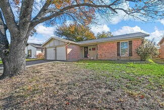 6232 Stardust Dr S, Watauga, TX 76148