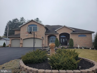 536 Remington Dr, Shippensburg, PA 17257
