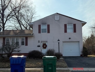 13 Patton Rd, Bloomfield, CT 06002