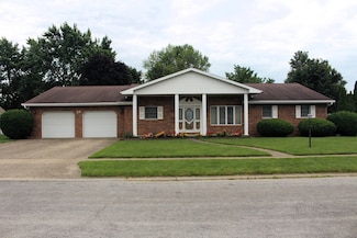 28 Manorhill Dr, Clinton, IL 61727