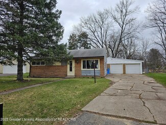 1414 Warwick Dr, Lansing, MI 48910
