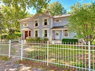 509 N Center St, Naperville, IL 60563